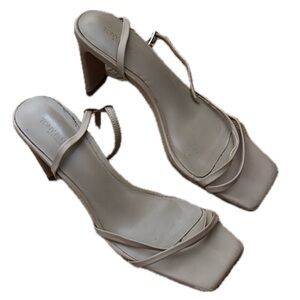 TONY BIANCO Elegant Tan Strappy Heels